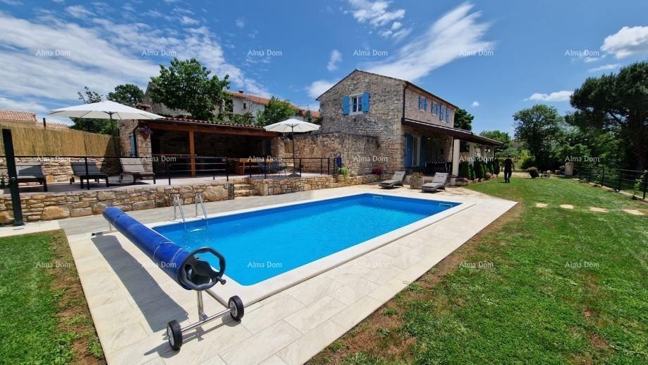 Sveti Lovreč, Čudovita kamnita vila z veliko parcelo 3