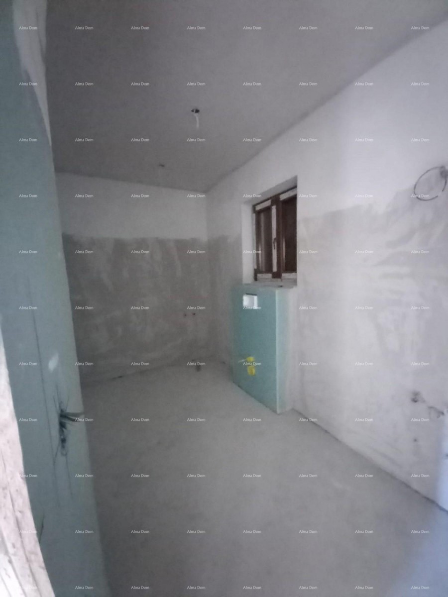Kuća s bazenom i pogledom na more, Kaštelir 13
