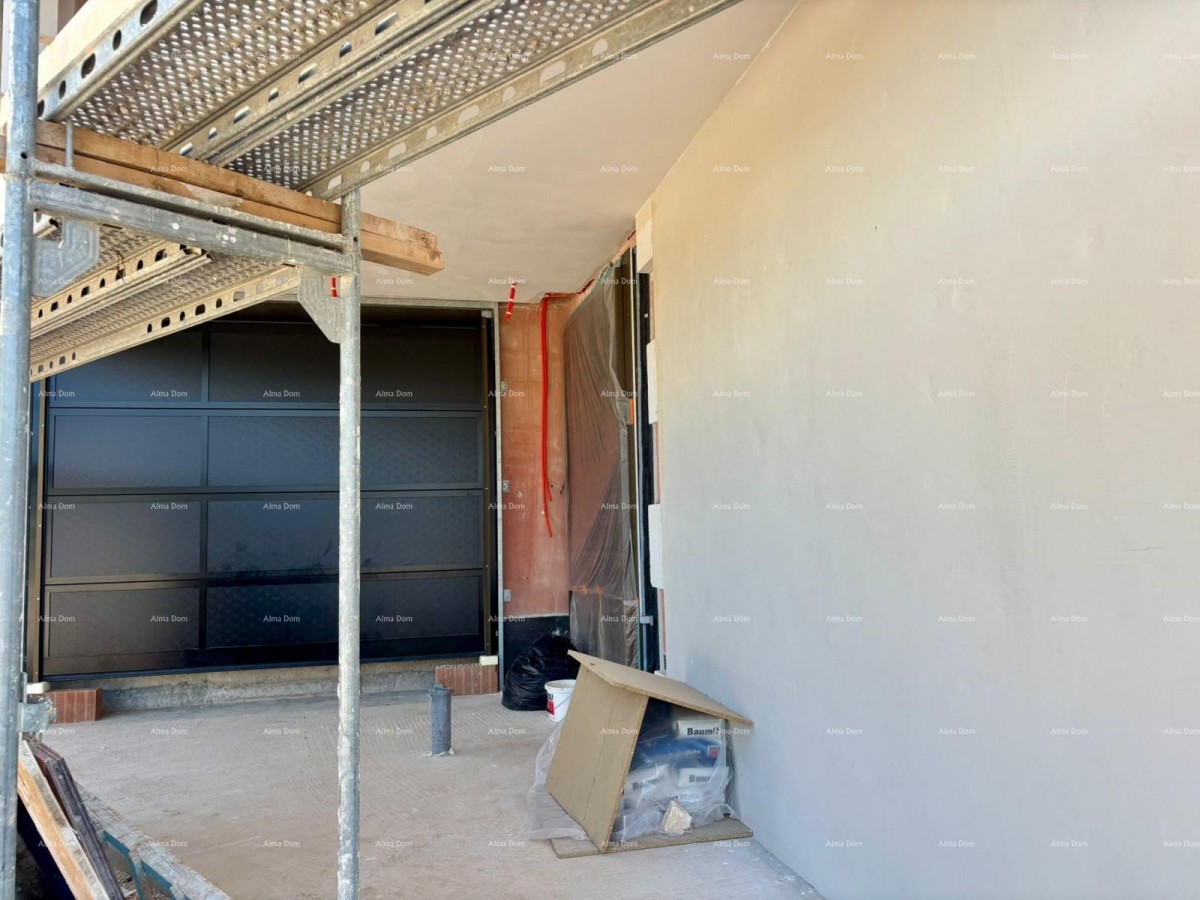 Продается современная вилла в Ровине 31