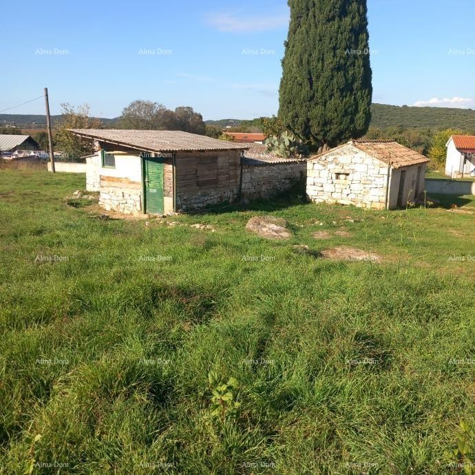 Отличная возможность - владение с каменным домом, большим земельным участком и хозяйственными постройками - близость к Ровиню! 5