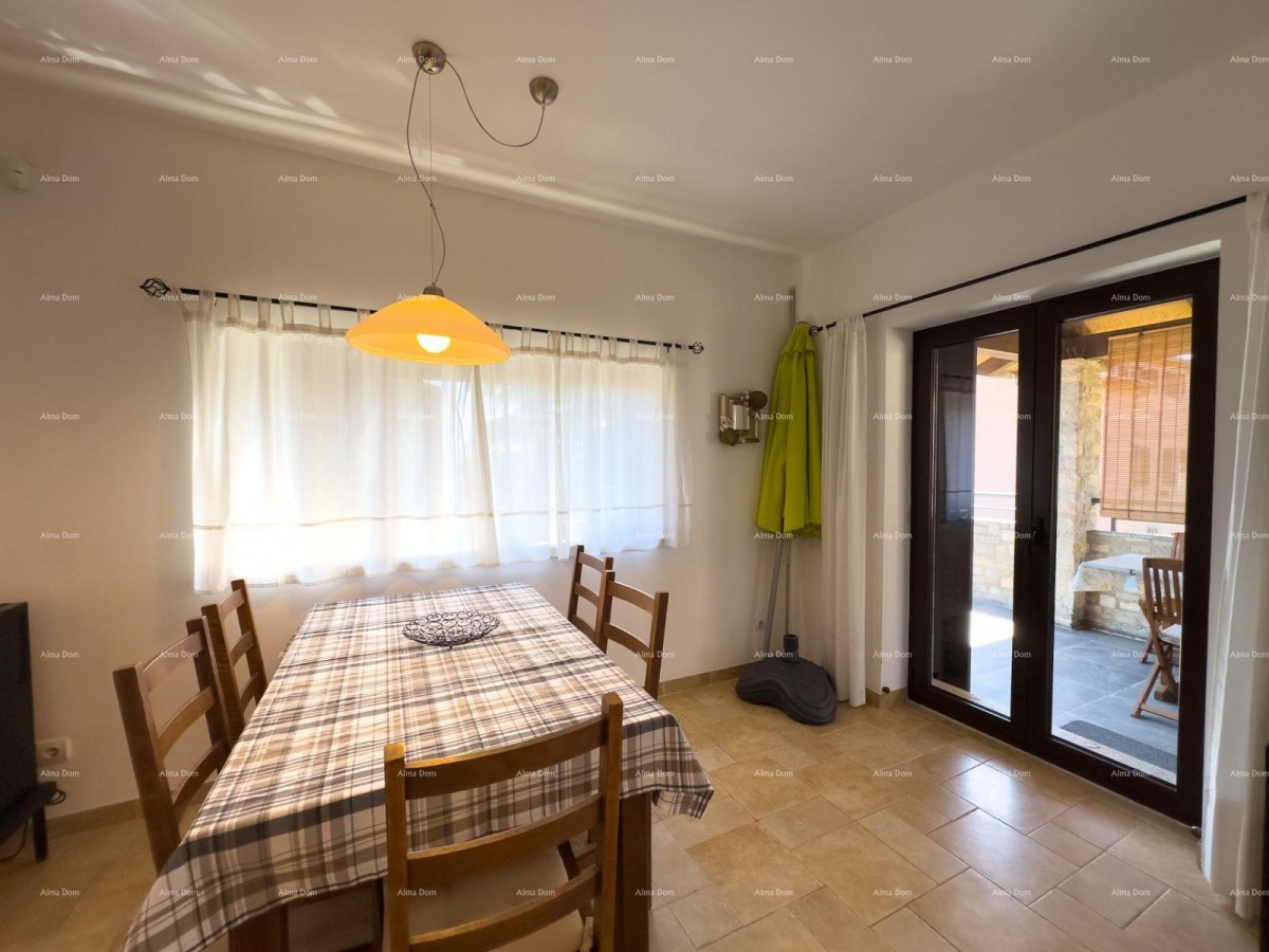 Beautiful house with a pool in Pula, ideal for a family or investment. 26