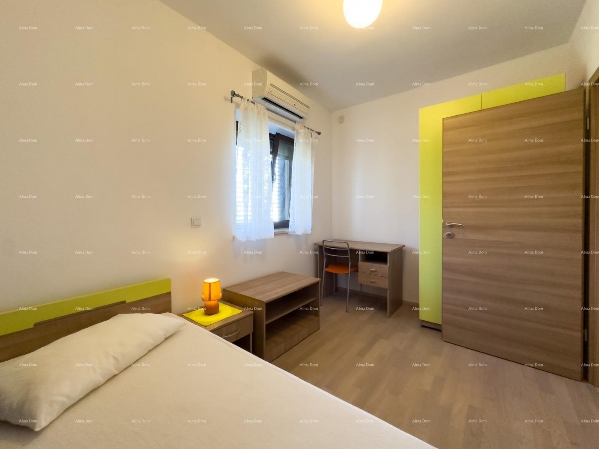 Beautiful house with a pool in Pula, ideal for a family or investment. 37