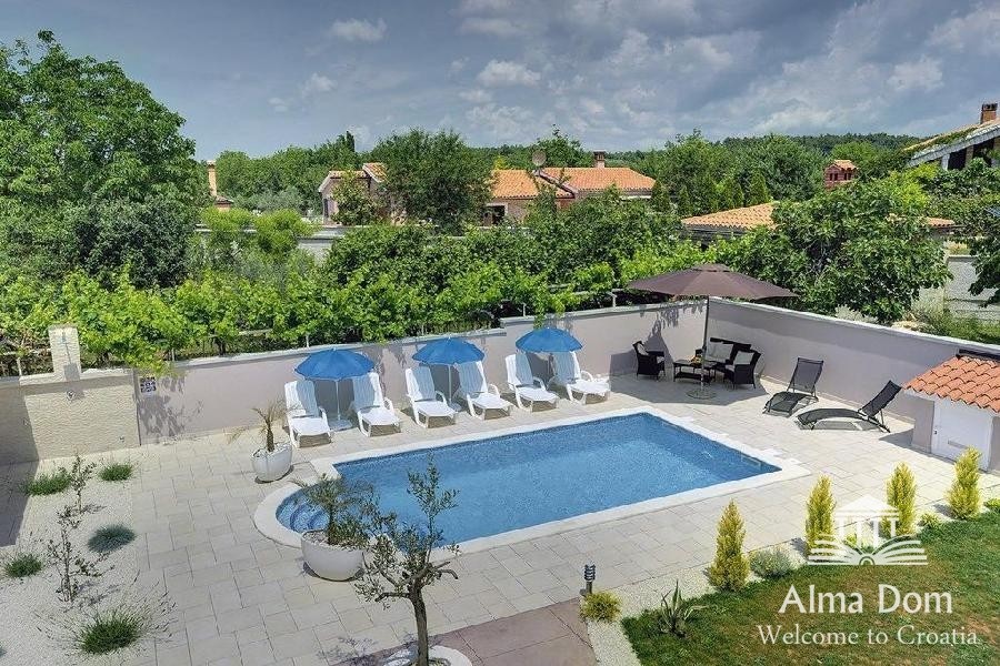 Detached house situated in Medulin. 5