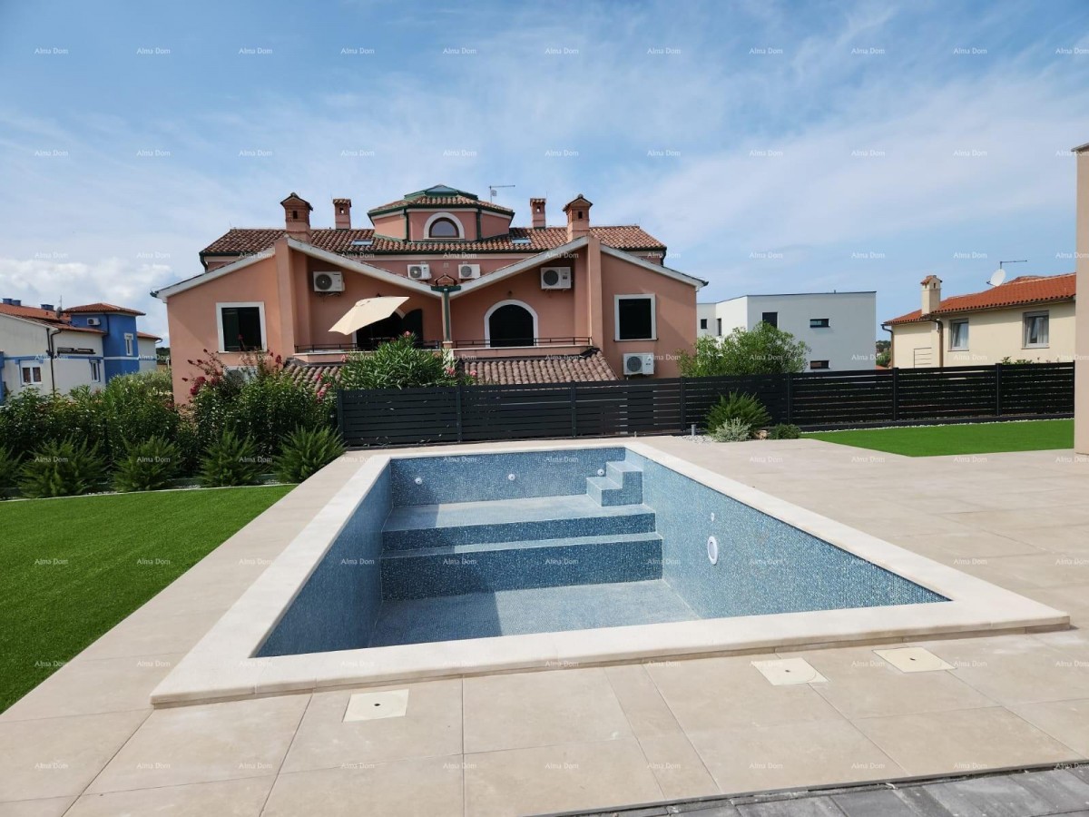 Современный оазис с бассейном и собственным садом в Банйолах 9