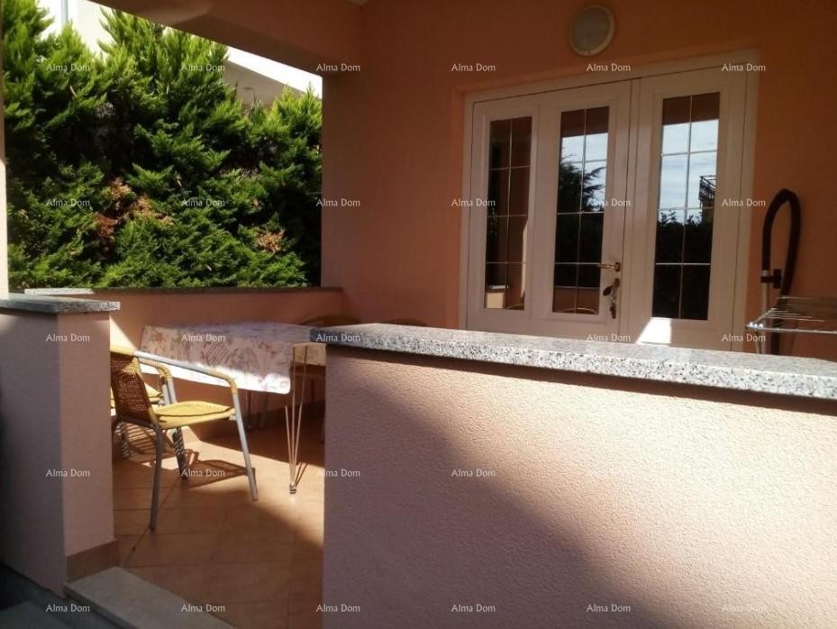 House with 5 apartments for sale with sea view, Premantura 18