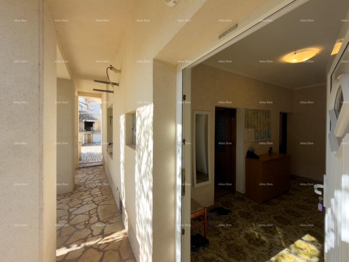 Ližnjan, renovated and fully furnished house with a garage and a cellar 35