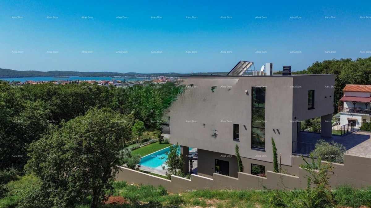 Istra – Medulin, impresivna vila ob gozdu s pogledom na morje 2