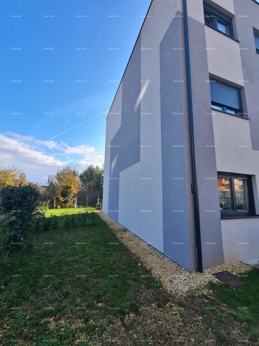 Prodaje se stan u Puli 25