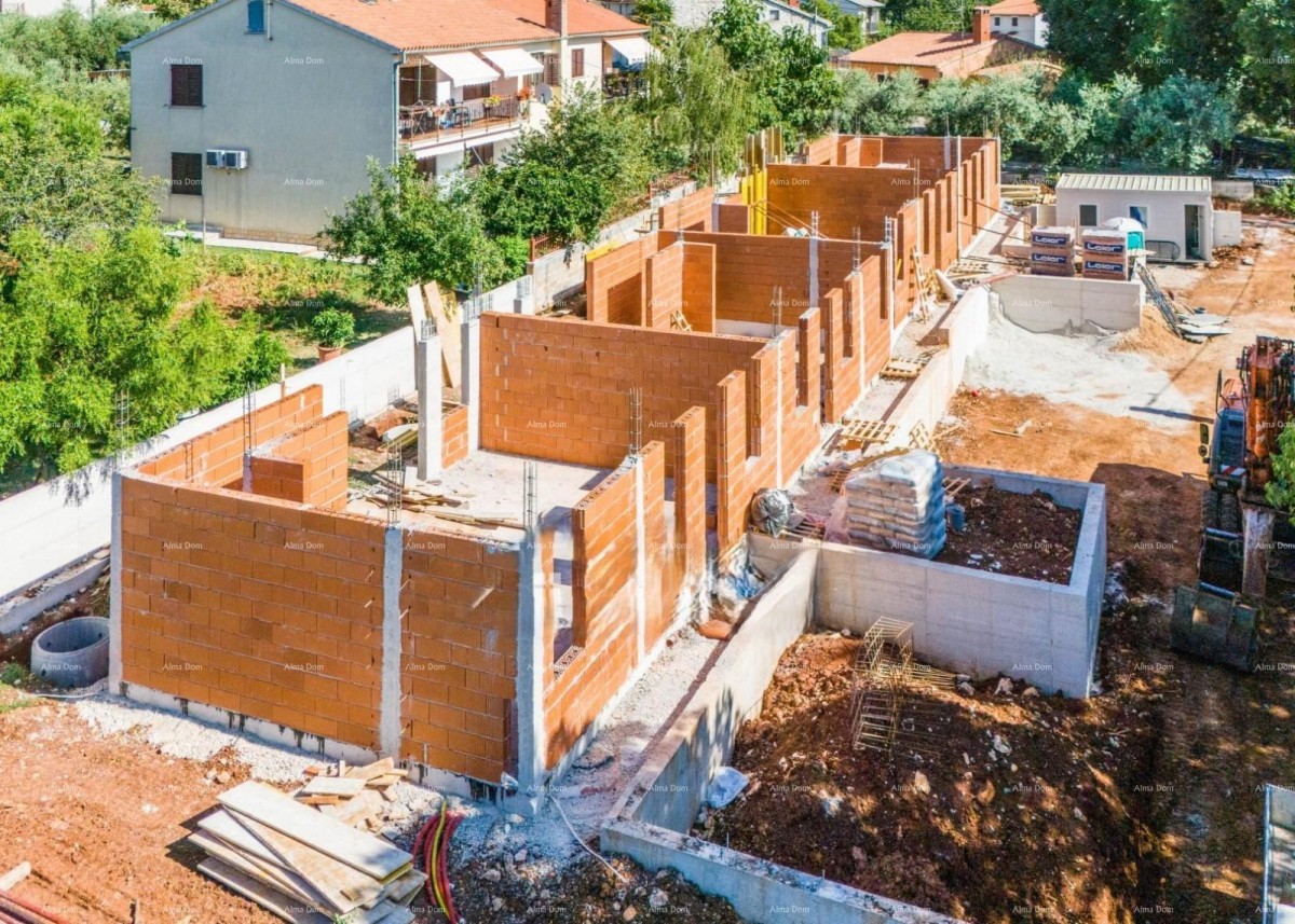 POREČ - Moderna polpritlična hiša z lastnim zelenjem (Hiša B) 16