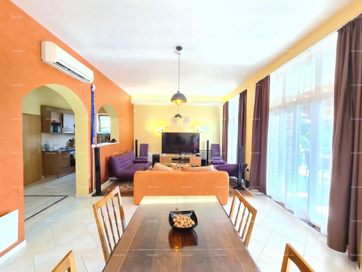 Пула. Зеленикa! Самостоятельный дом! 50 метров до пляжа! Вид на море! 38