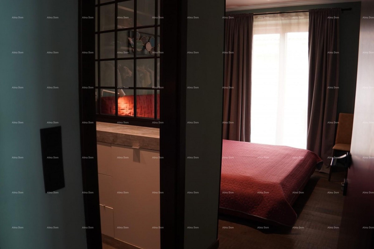 Rovinj. Apartment on the first floor of the house 15