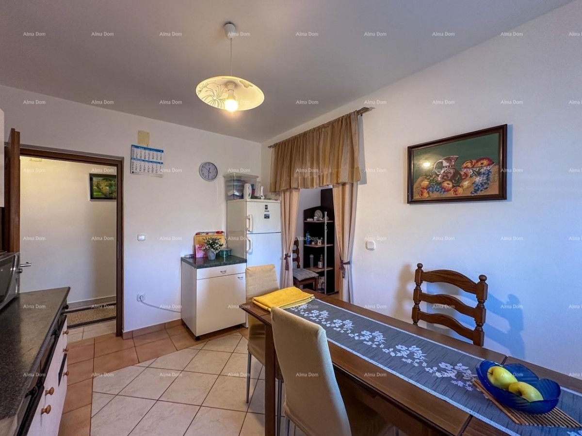 Vendiamo una casa con due appartamenti a Valbandon. 32