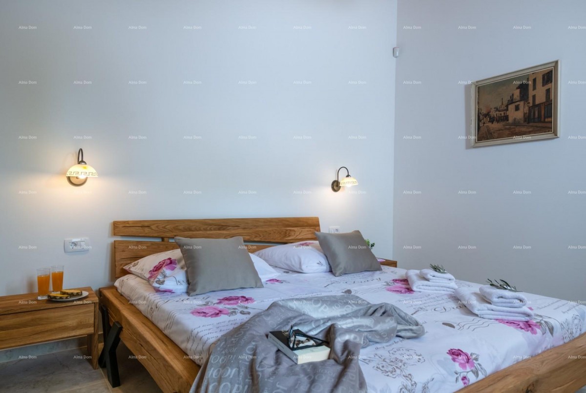 Prodaja - luksuzna vila s bazenom i jacuzzijem na prostornem dvorišču, Marčana! 17