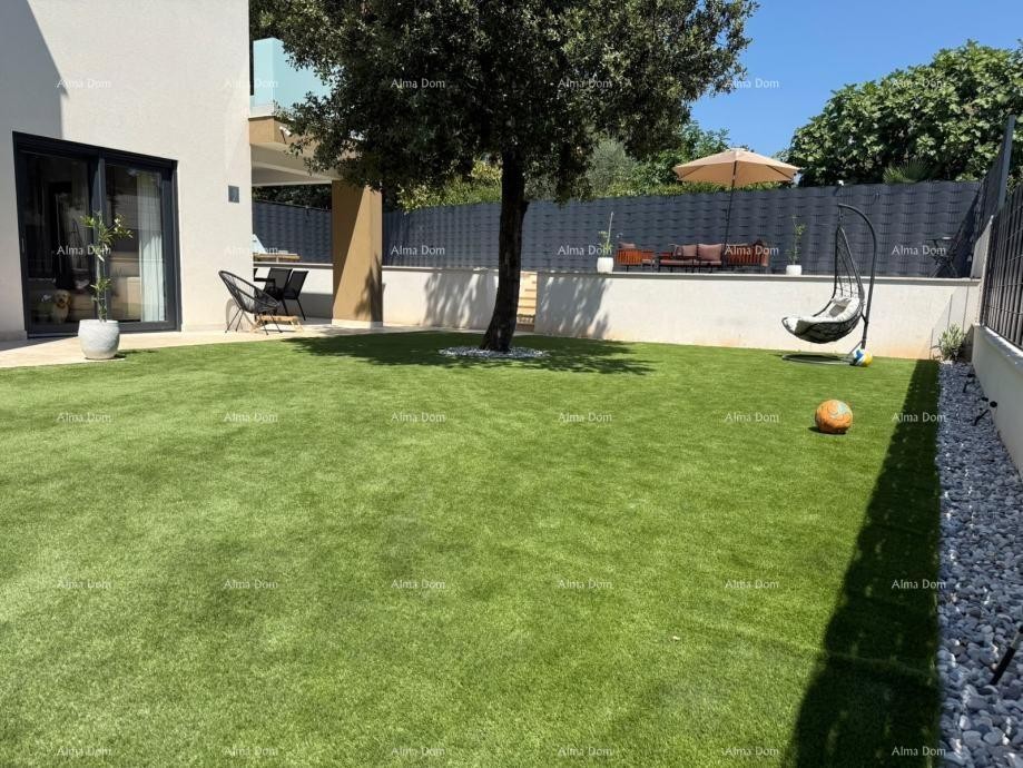 DVOETAŽNI APARTMA S PRIVATNIM BAZENOM IN VELIKO ZEMLJIŠČE – POREČ 3