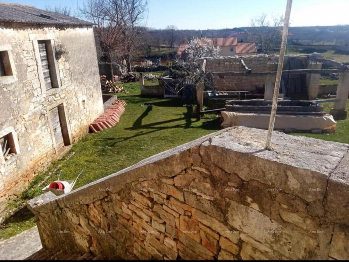 Pazin, Istria - due vecchie case in pietra con ampio terreno 4