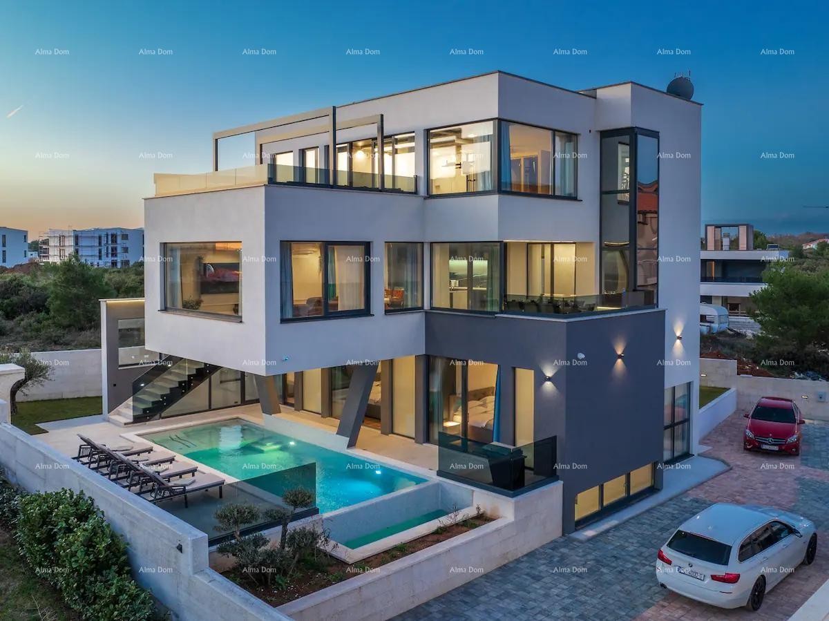 Prodamo čudovito vilo s pogledom na morje! 14