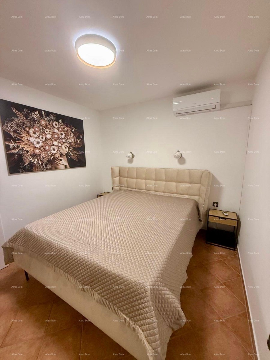 Prodaja - prenovljena hiša na odlični lokaciji z dvema apartmajema in čudovitim razgledom, Medulin! 4