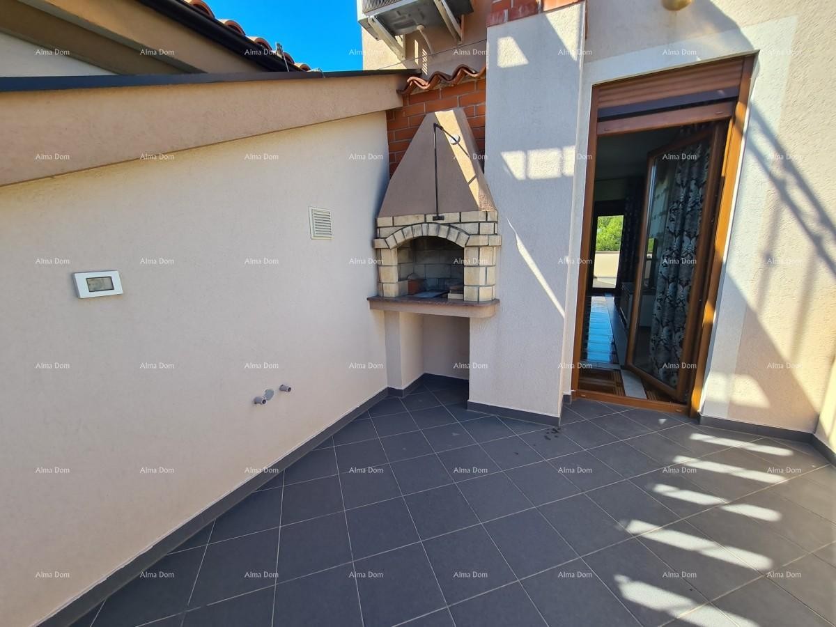 Three-storey apartment with a roof terrace! 100 meters from the sea. 45