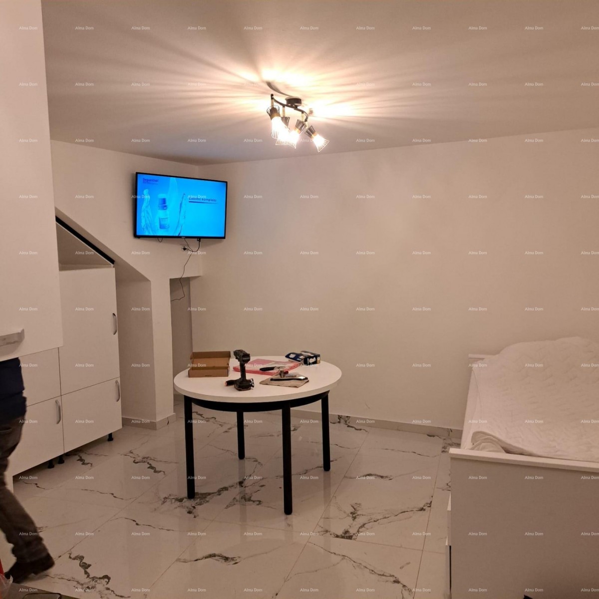 ŽMINJ – Solastniški del hiše naprodaj (3 stanovanjske enote) 15