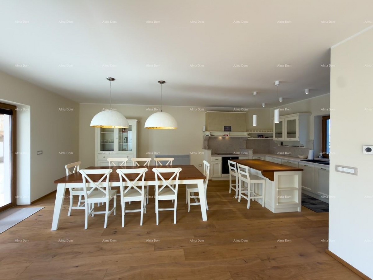 Vendiamo una villa con vista sui Brioni! 10