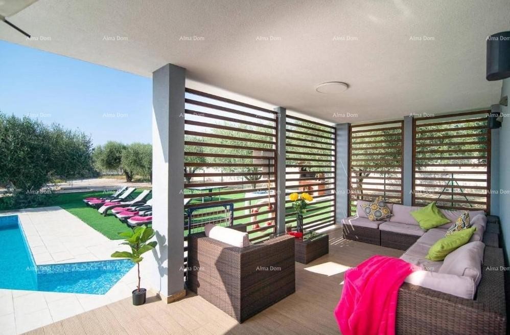 VODNJAN – Moderna vila s bazenom, pogledom na Brijune i prostranom okućnicom! 8