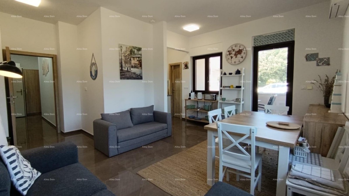 Apartma s teraso, parkirnim mestom in skupnim bazenom – Premantura 3