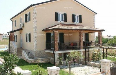 Dvojna kuća sa bazenom, Umag, okolica, Istra (A)