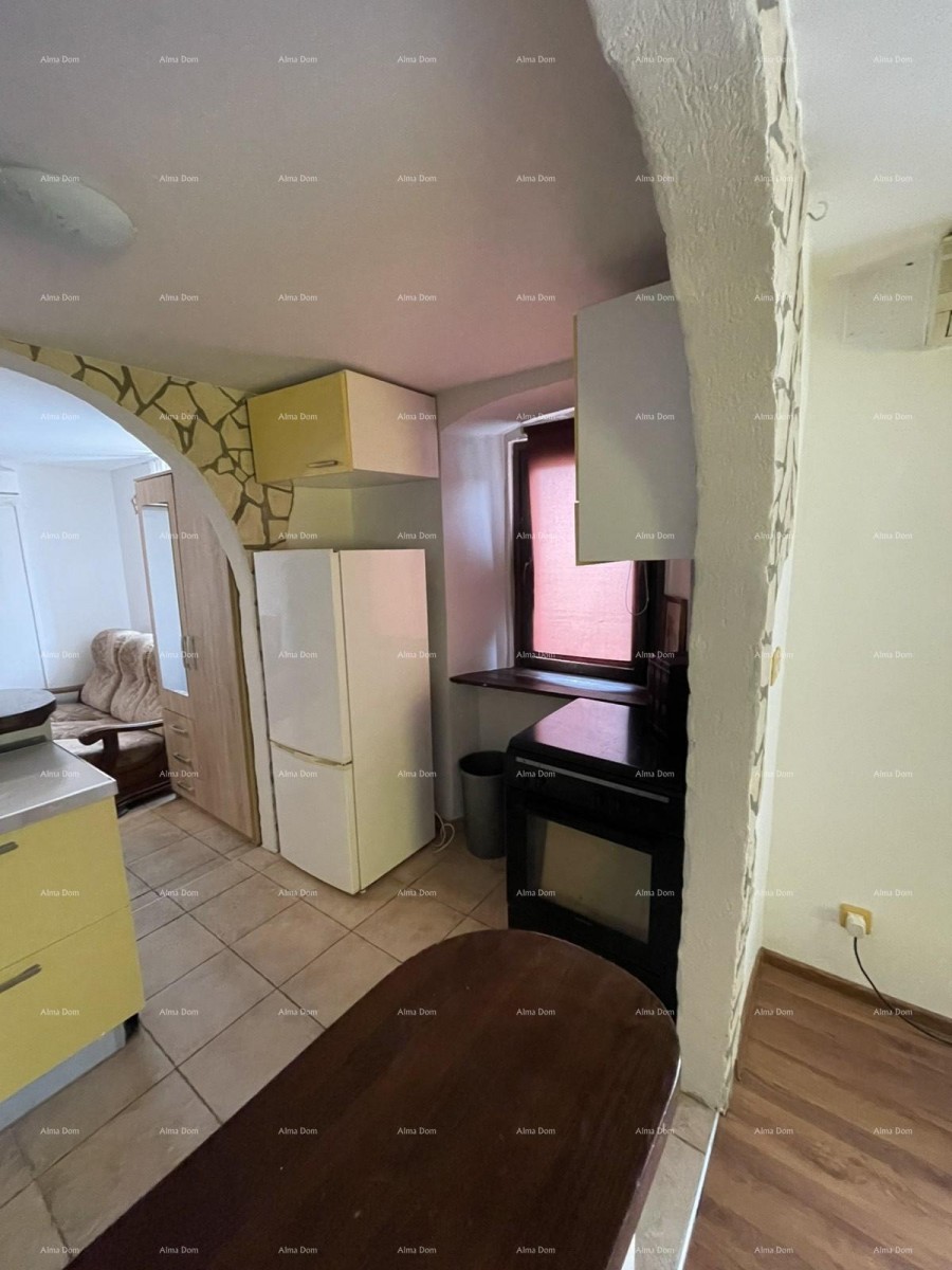 In vendita appartamento di 44 m2 a Pola, vicino al centro e all'Arena. 6