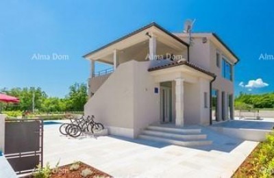 Prodamo čudovito vilo, Marčana