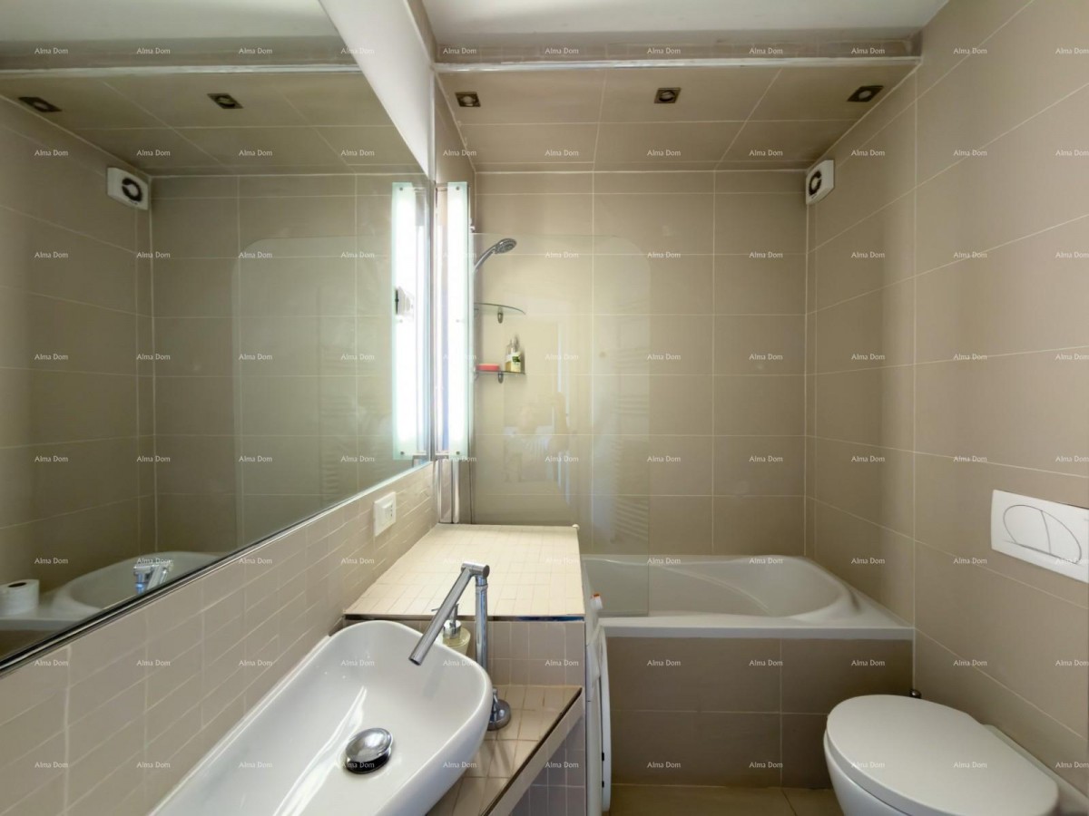 Продажа - квартира с видом на море - две минуты до набережной Лунгомаре, Пула! 24