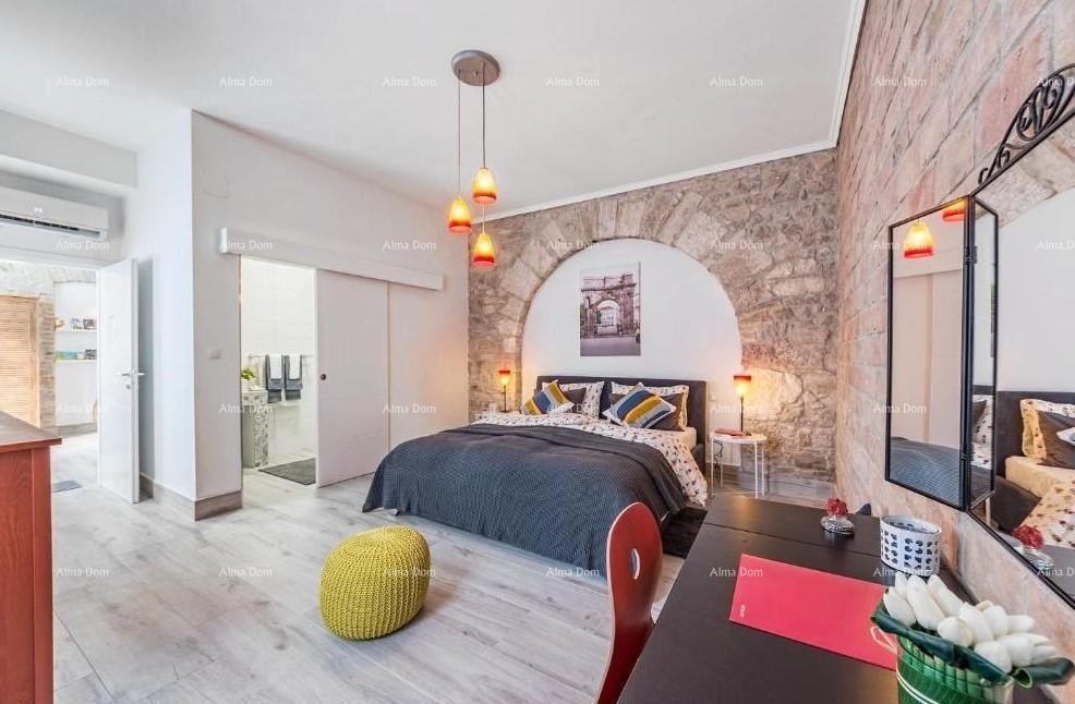 Stan u centru Pule. 500 metara od Gardina. 2