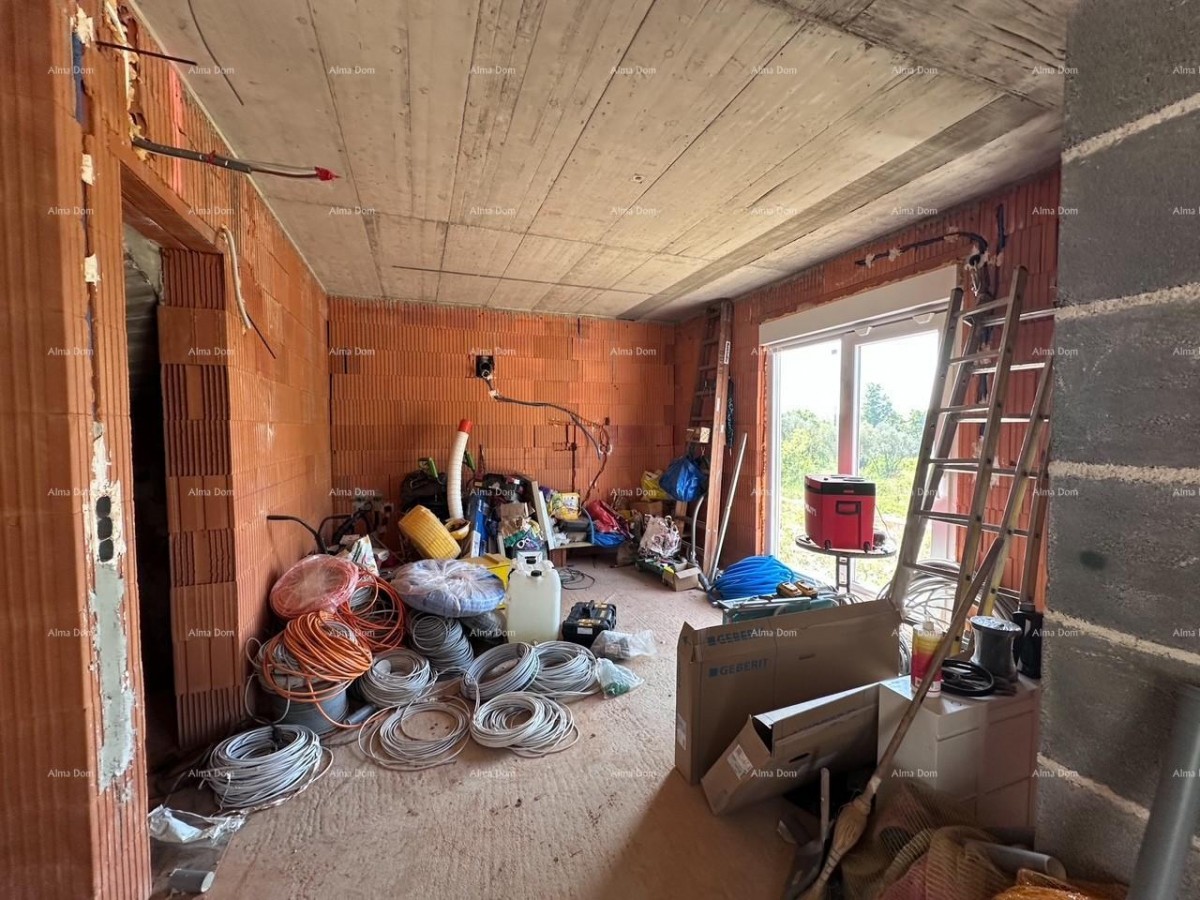 Umag.Продается сдвоенный дом на стадии черновой отделки 4