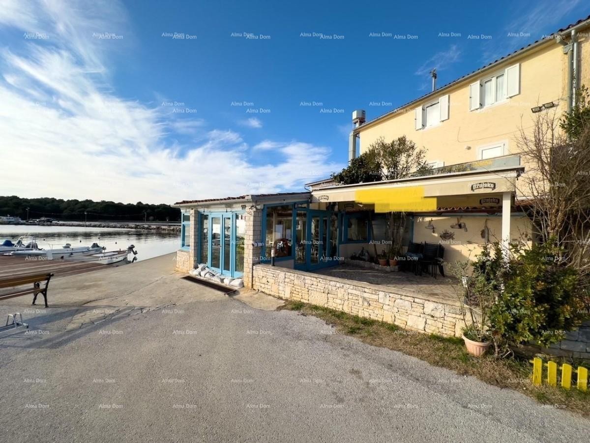 Poslovno-stambena zgrada pored mora, Medulin! 14