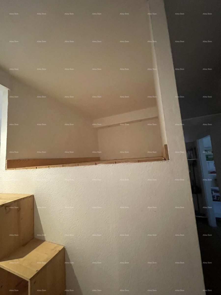 Pula, centar – Prostran trosoban stan od 76,38 m² s dvije terase 15