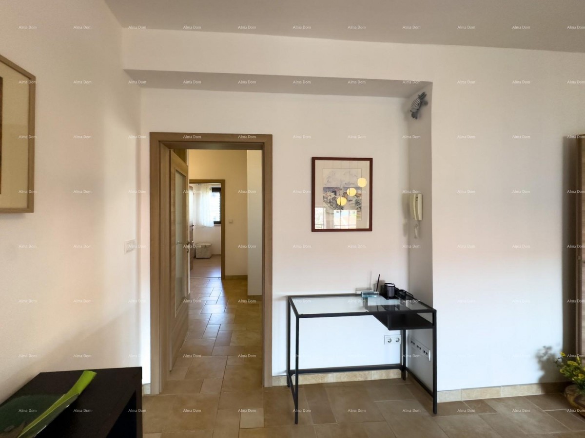 Beautiful house with a pool in Pula, ideal for a family or investment. 28