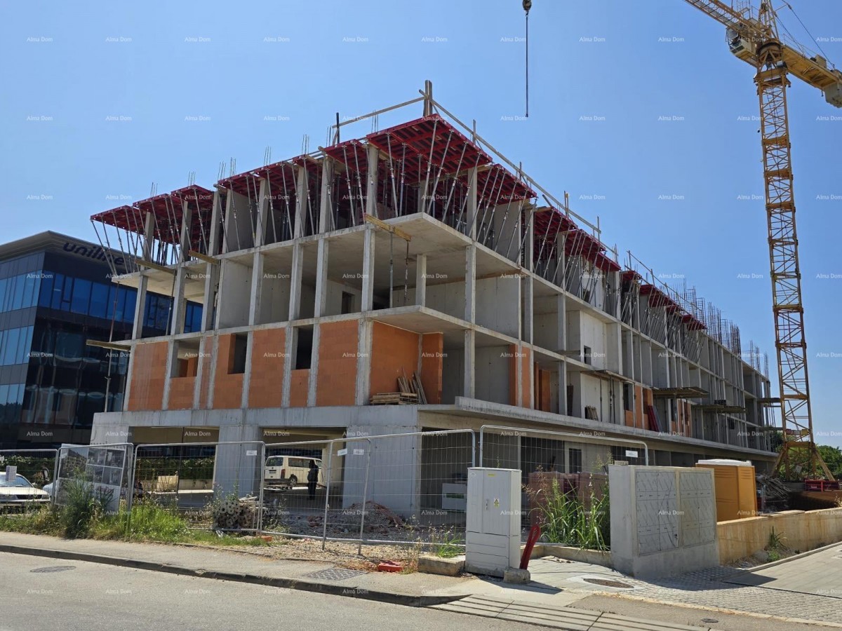 Забронировано!!!! Пула! Многофункциональное, современное здание с лифтом, рядом с центром. S25 5