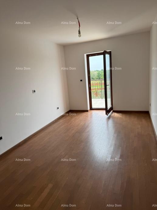 Stunning two-story apartment with a pool and terrace in Buje 10