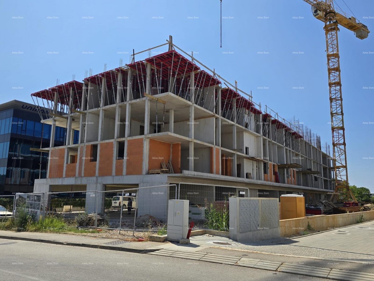 Забронировано!!!! Пула! Многофункциональное, современное здание с лифтом, рядом с центром. S25 7