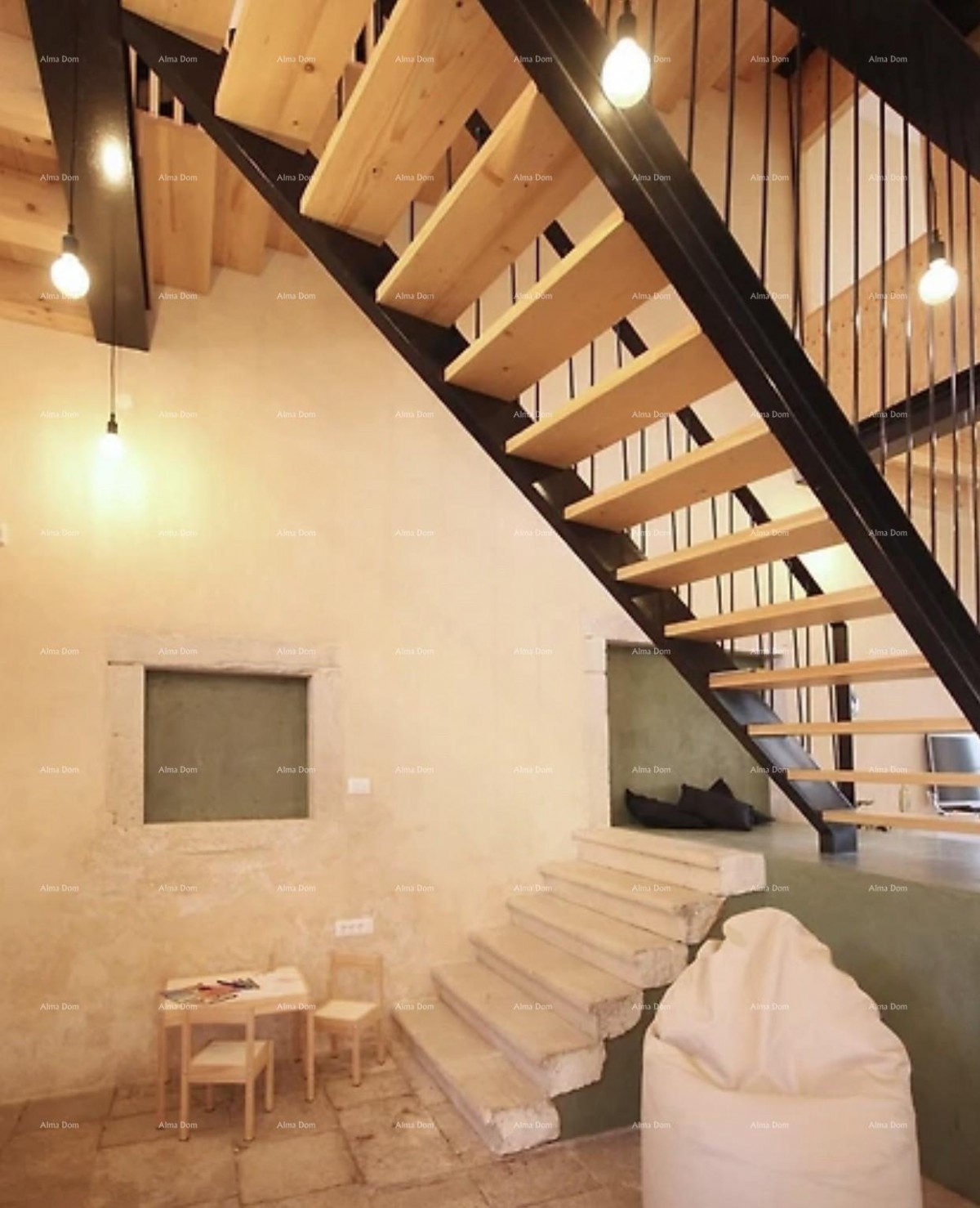 Отремонтировано! Продажа старой виллы 17 века в Водняне. 2