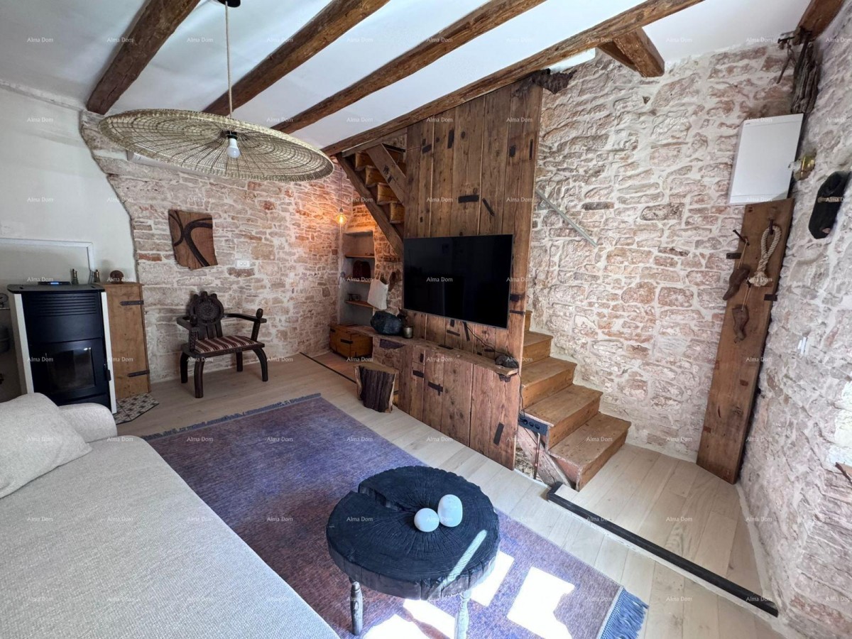 Bale – completely renovated stone house in the center, 116 m² 28