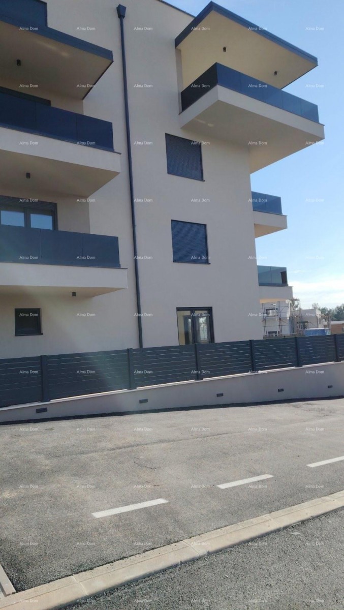 Jednosoban stan B3 na 3. katu s KROVNOM TERASOM, Vabriga! 6