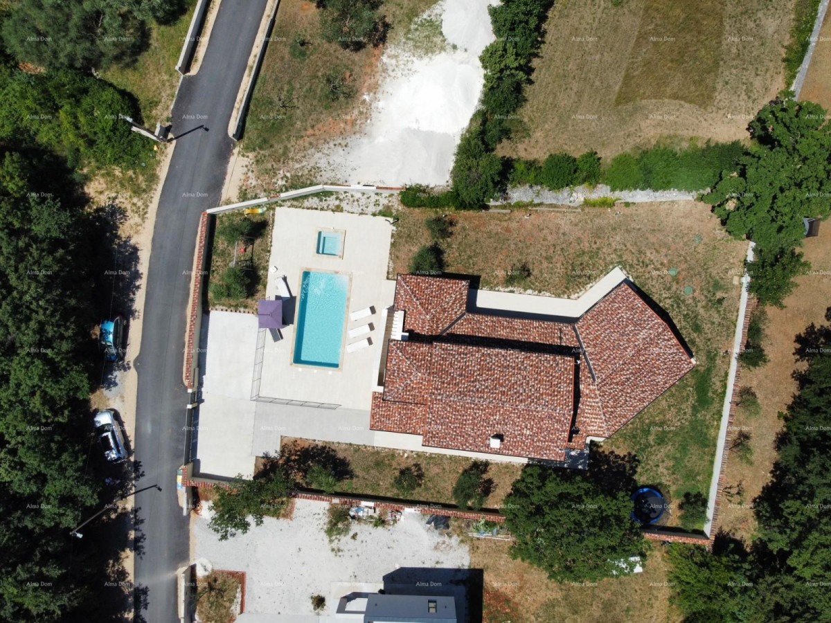 Sale - Luxury Villa with Pool and Jacuzzi on a Spacious Property, Marčana! 2