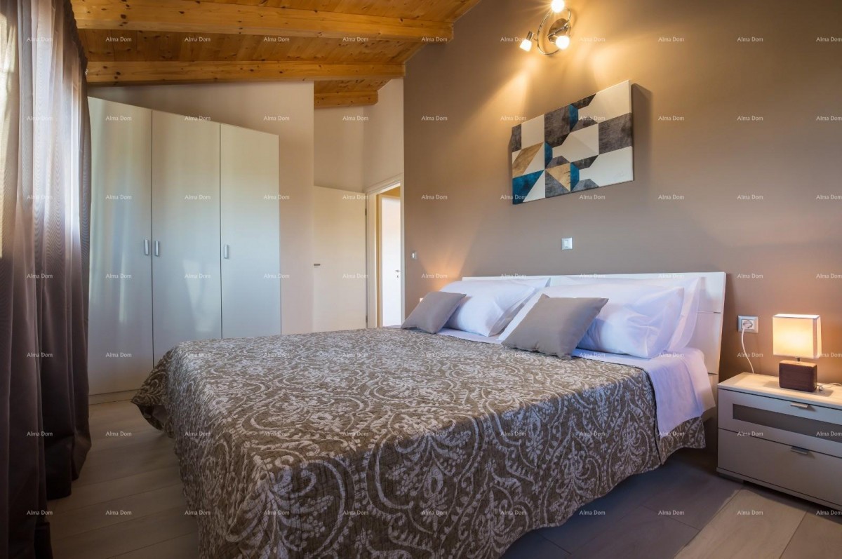 Fažana, detached house on a large plot of 1844 m2. View of the entire Fažana. 22