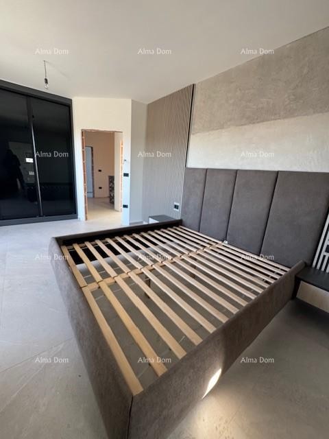 Šišan. Novozgrajena hiša z bazenom 33