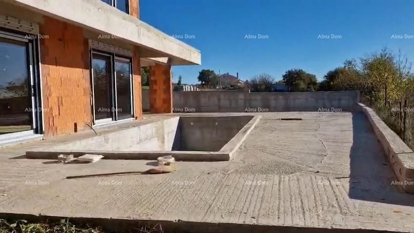 Kanfanar, moderna kuća u Roh-bau fazi 1