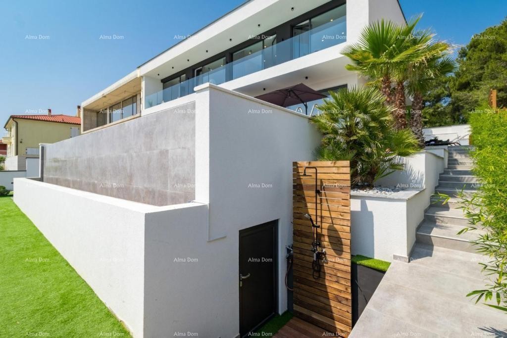 Villa moderna con vista panoramica sul mare a Medolino! 2