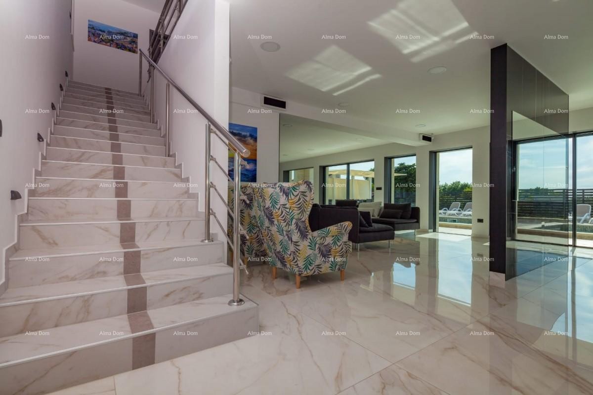 Moderna vila z bazenom v Premanturi 11