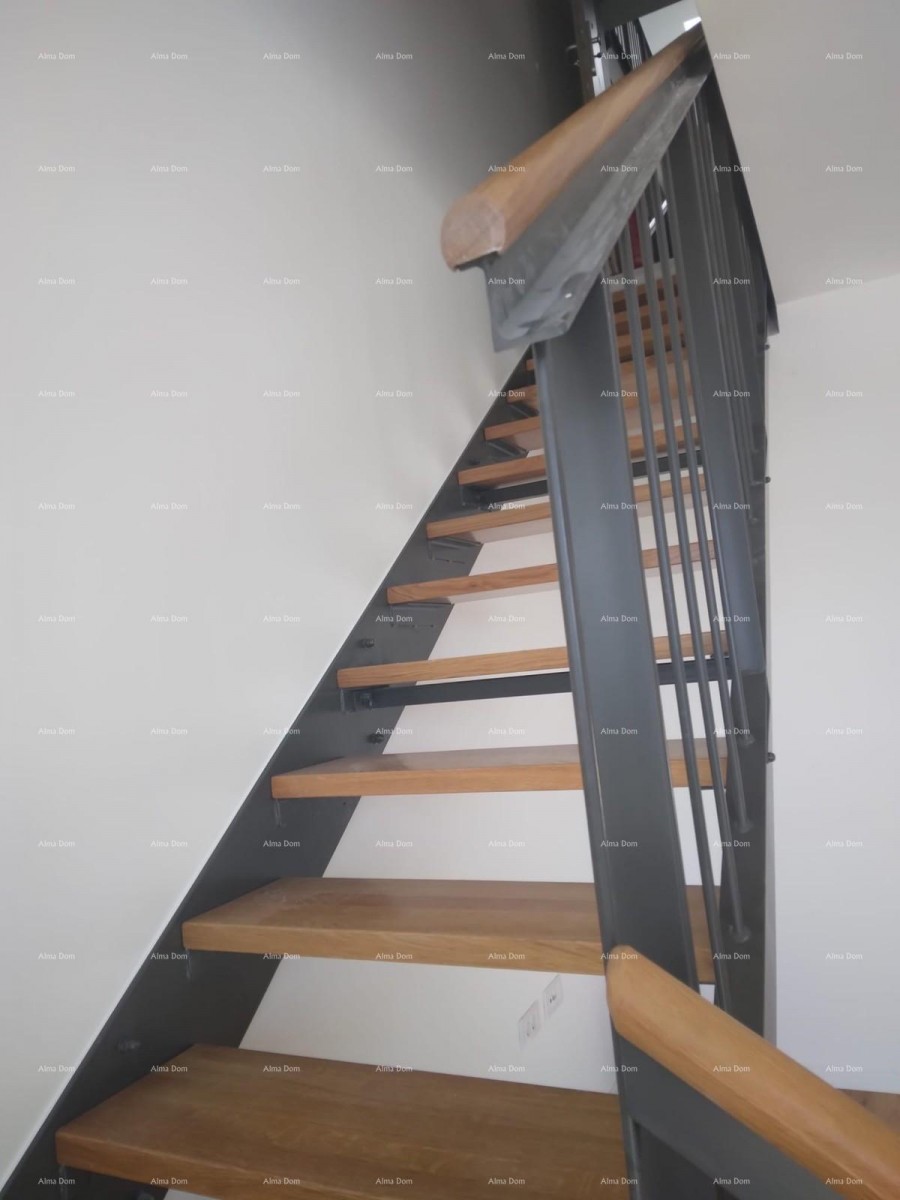 Prodaja dvoetažnog stana s parkirnim mjestom i vrtom, Rovinj! B1/B 24