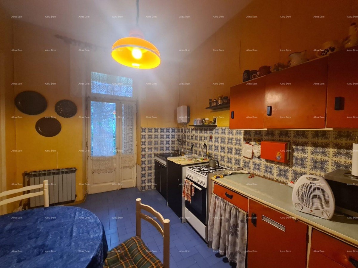 Stan u prizemlju s dvorištem i garažom – centar Pule 5