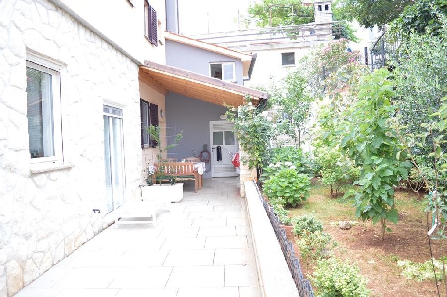 Detached near the beach! 3